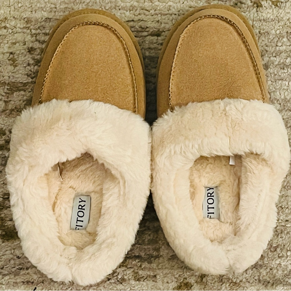 NWOT- never worn-Fitory Furry Tan Slippers